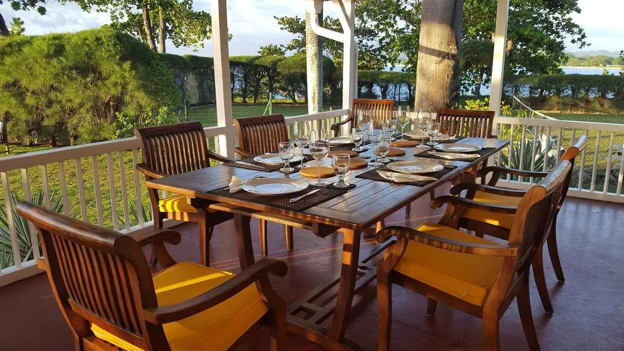 Llantrissant Beachcliff Villa Negril
